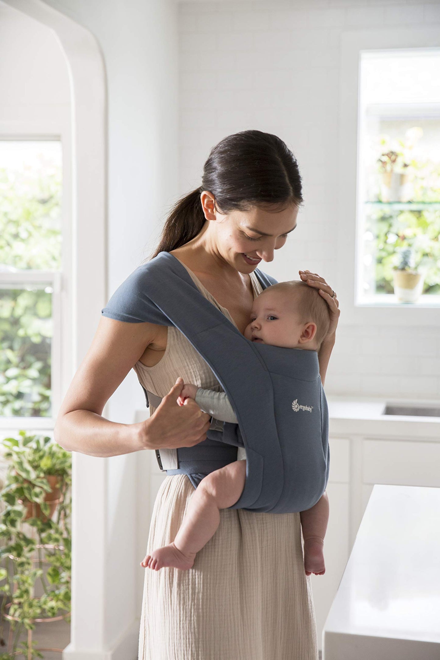 Ergobaby Embrace Baby Carrier for Newborns from Birth (Oxford Blue) - Made in Vietnam