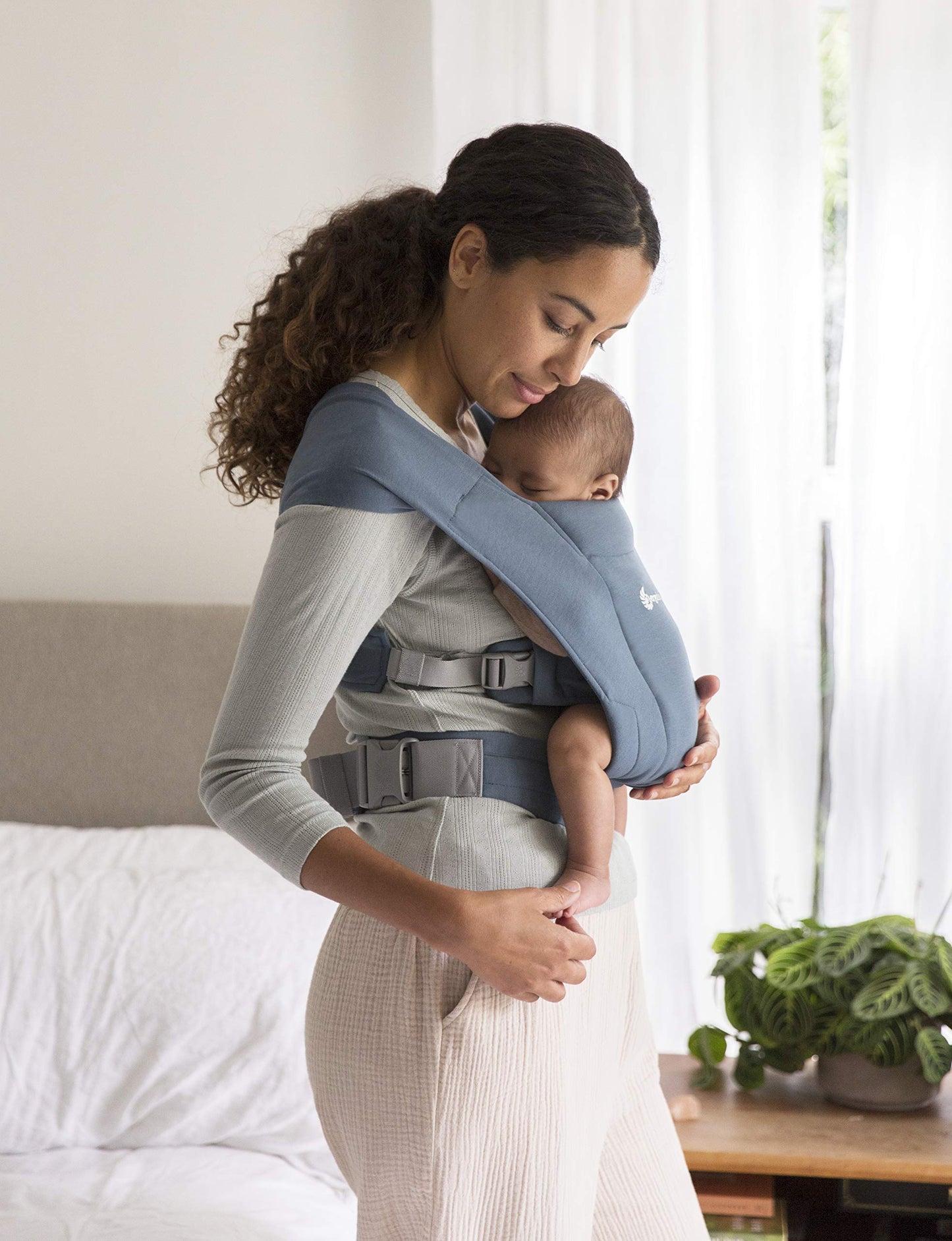 Ergobaby Embrace Baby Carrier for Newborns from Birth (Oxford Blue) - Made in Vietnam